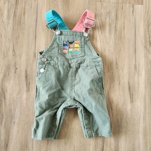 Kids Green Adjustable-Strap Overalls with Colorful Embroidered Patch